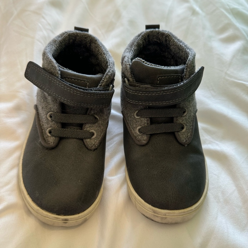 Cat & Jack Boys Velcro Tie Shoes size 10